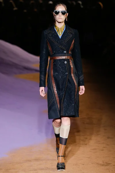 Look 12